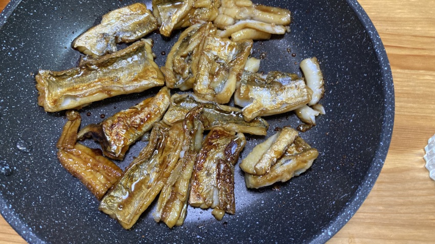 タチウオの蒲焼の写真。